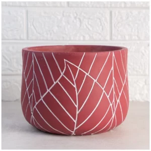 MACETA CON DETALLES DE HOJAS