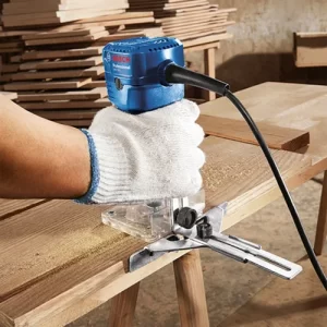 FRESADORA DE MANO BOSCH 550W